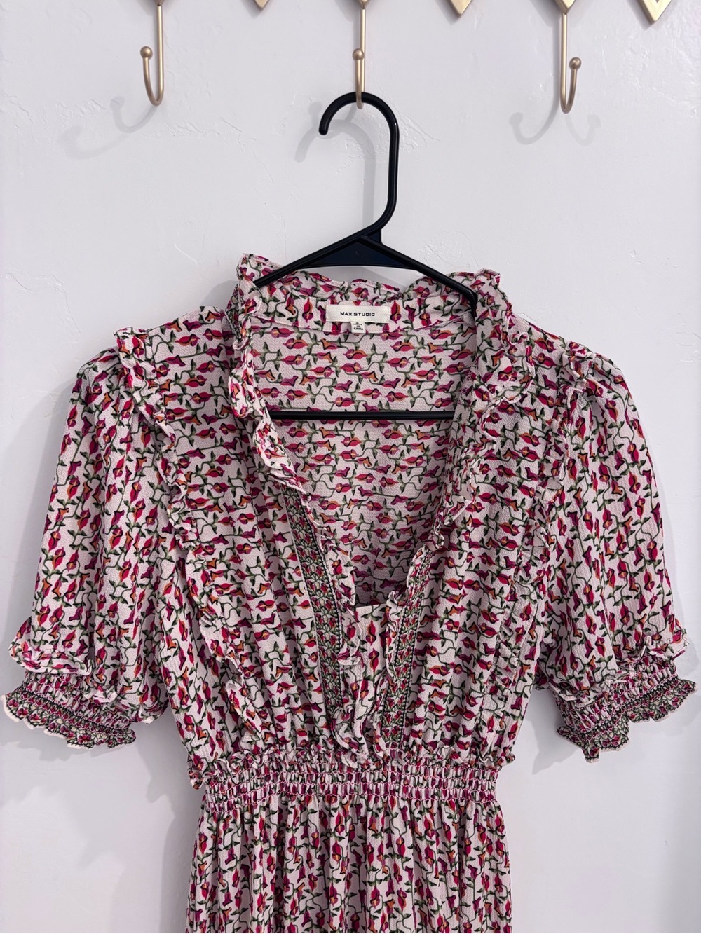 Max Studio White Pink Floral Ruffle V-Neck Tunic